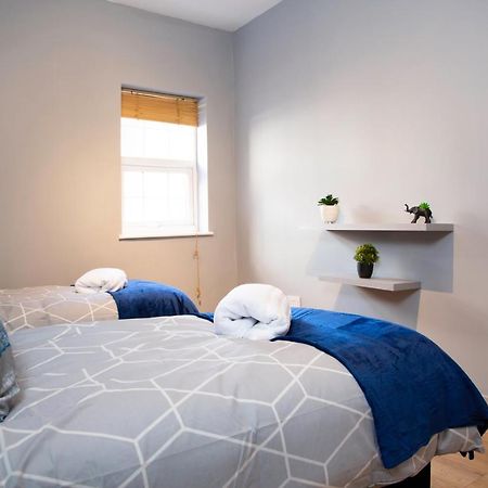 וורינגטון City Centre 2 Bed Flat Sleeps 3 For Work And Leisure With Free Wifi By Amazing Spaces Relocations Ltd מראה חיצוני תמונה