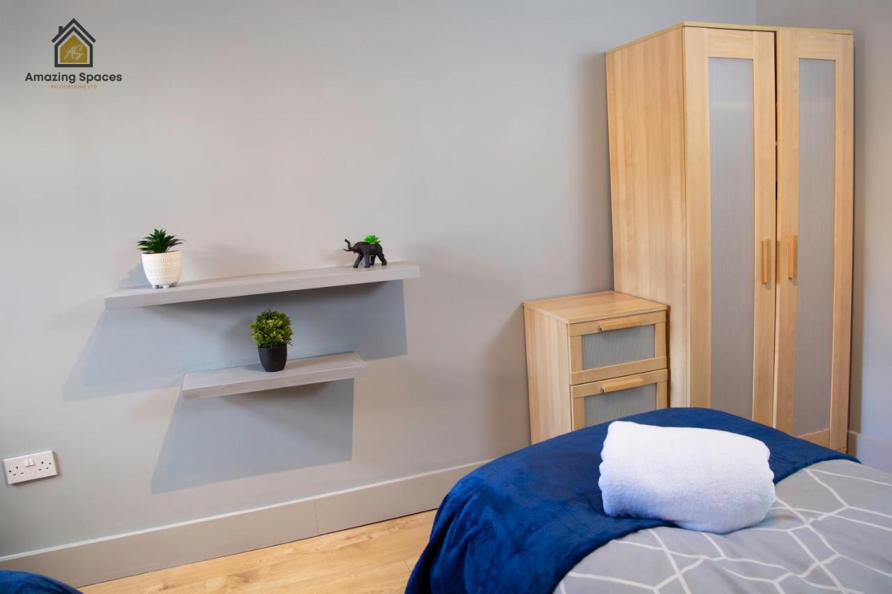 וורינגטון City Centre 2 Bed Flat Sleeps 3 For Work And Leisure With Free Wifi By Amazing Spaces Relocations Ltd מראה חיצוני תמונה
