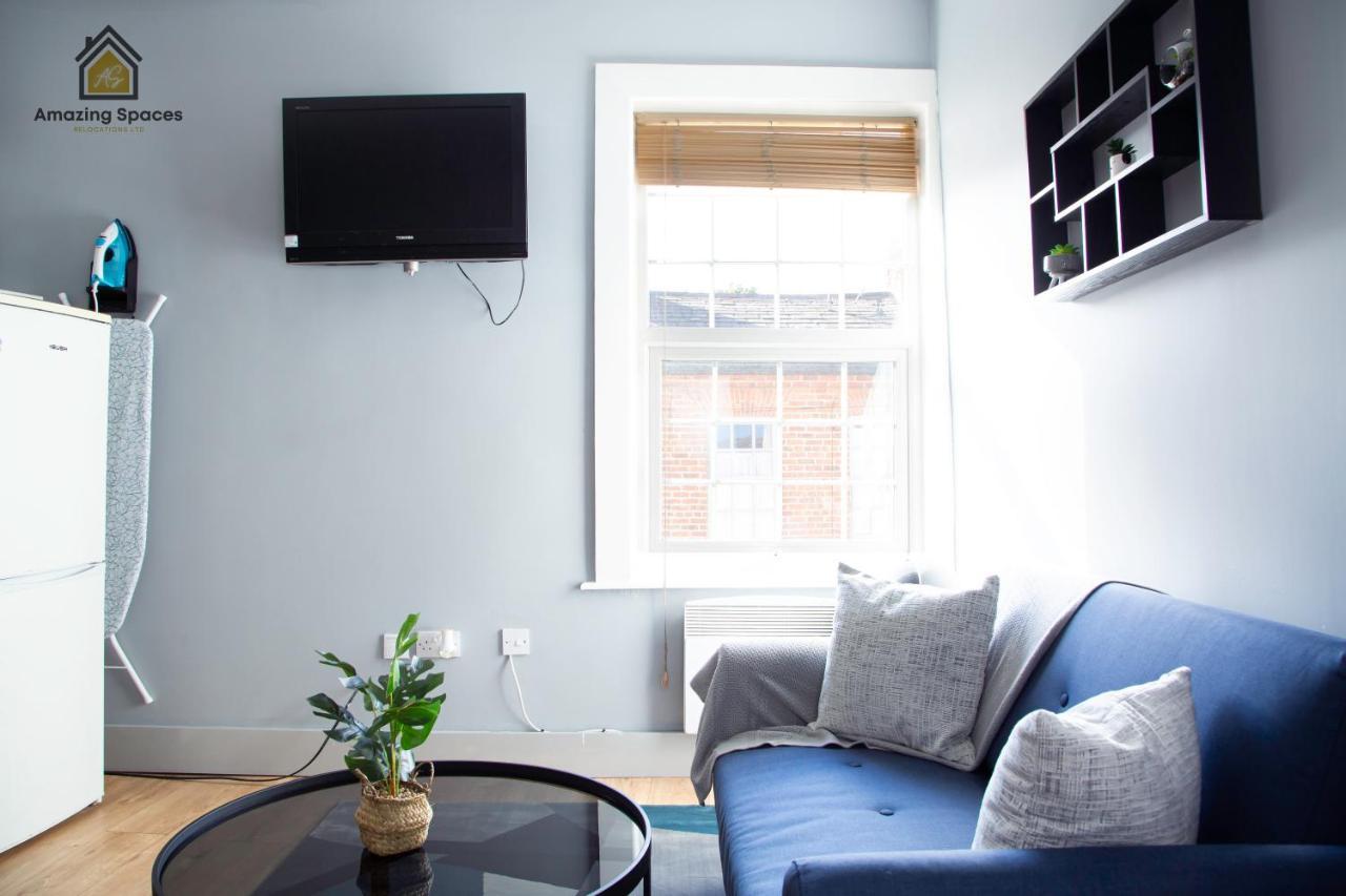 וורינגטון City Centre 2 Bed Flat Sleeps 3 For Work And Leisure With Free Wifi By Amazing Spaces Relocations Ltd מראה חיצוני תמונה